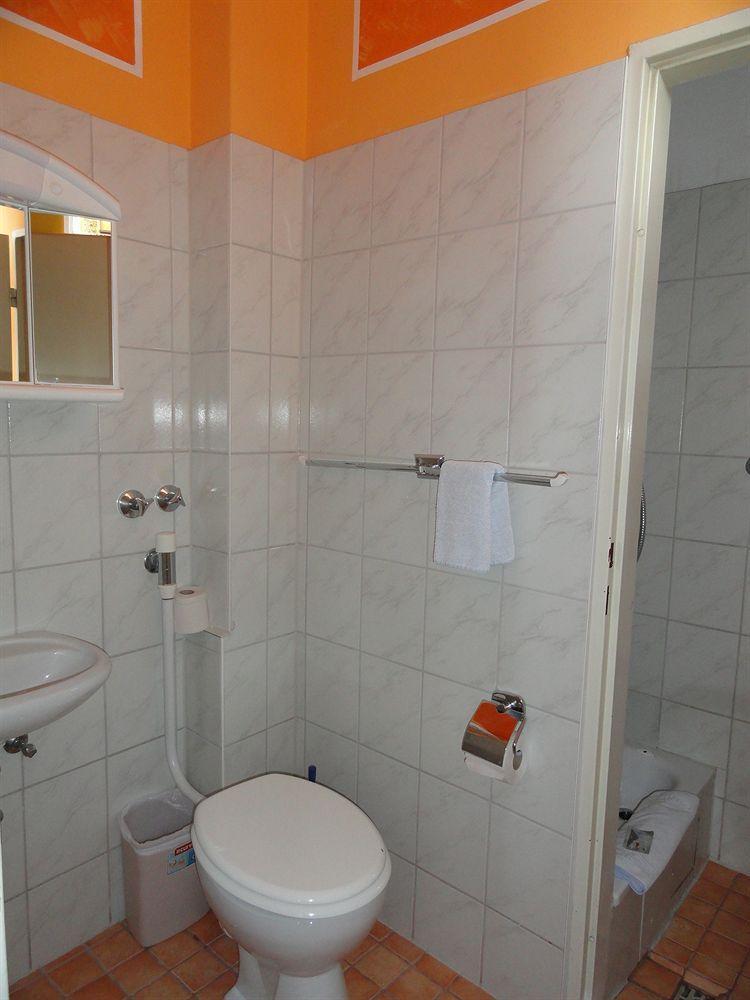 Hotel Graf Pueckler Берлин Екстериор снимка