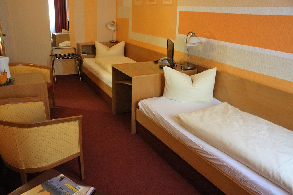 Hotel Graf Pueckler Берлин Екстериор снимка