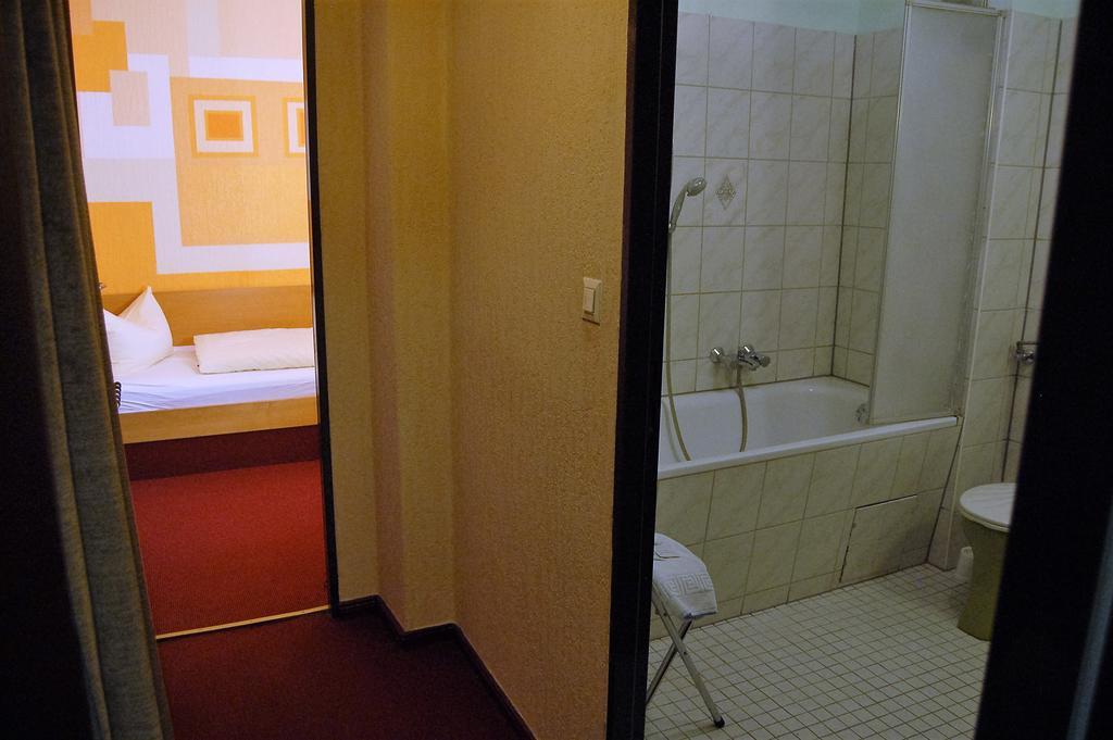 Hotel Graf Pueckler Берлин Екстериор снимка