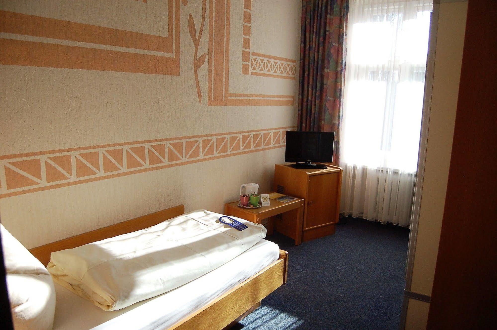 Hotel Graf Pueckler Берлин Екстериор снимка