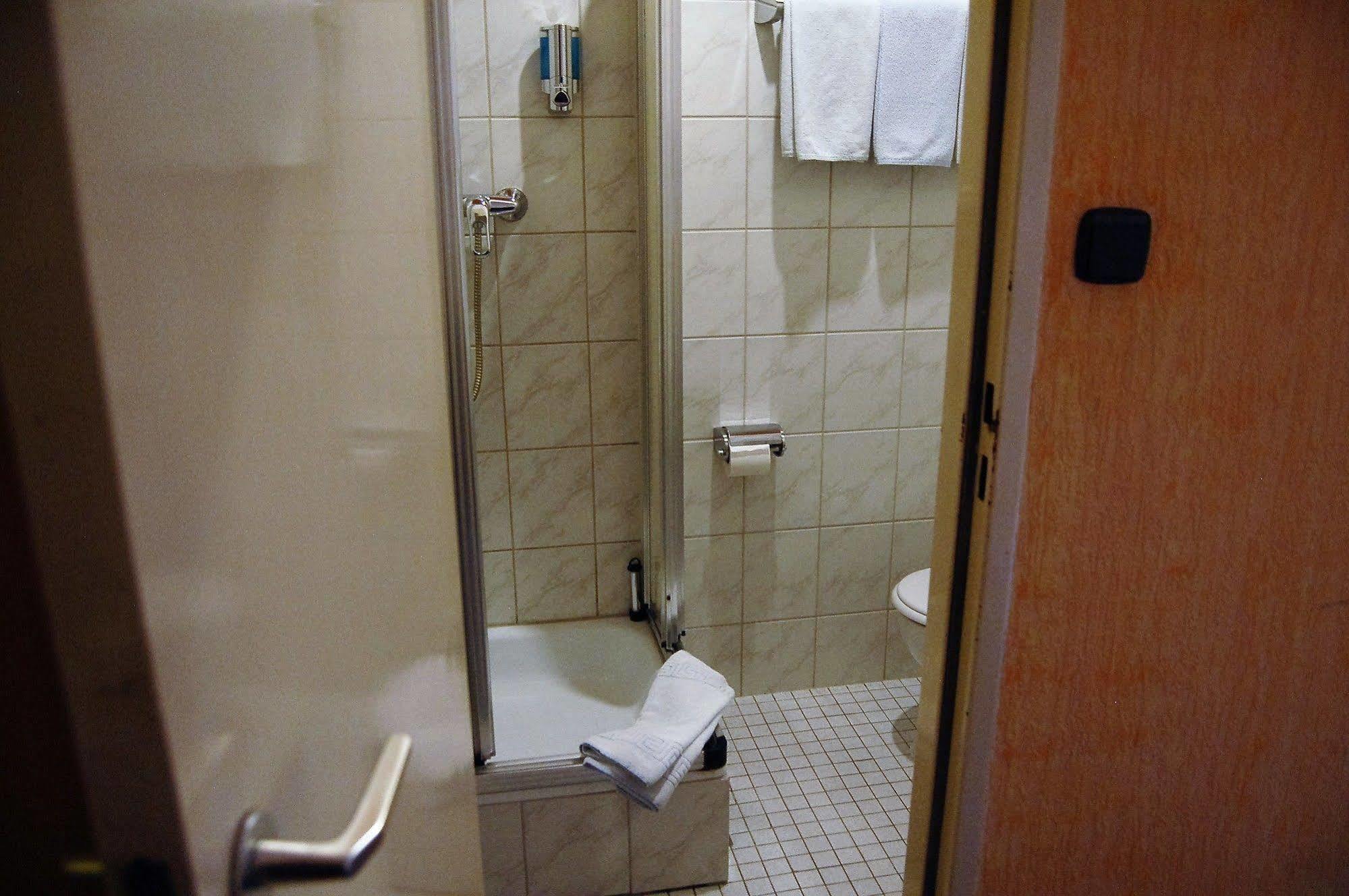 Hotel Graf Pueckler Берлин Екстериор снимка