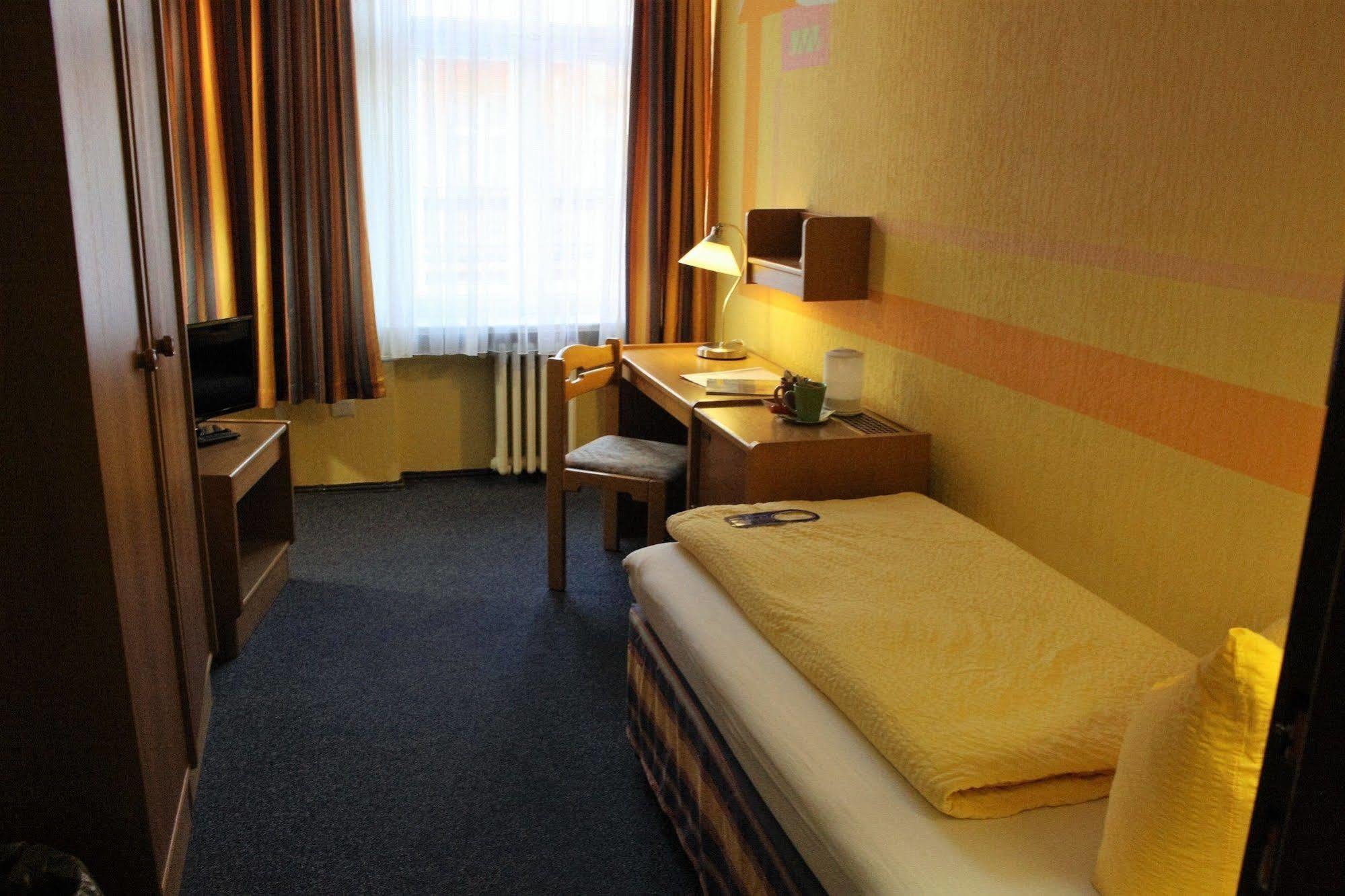 Hotel Graf Pueckler Берлин Екстериор снимка