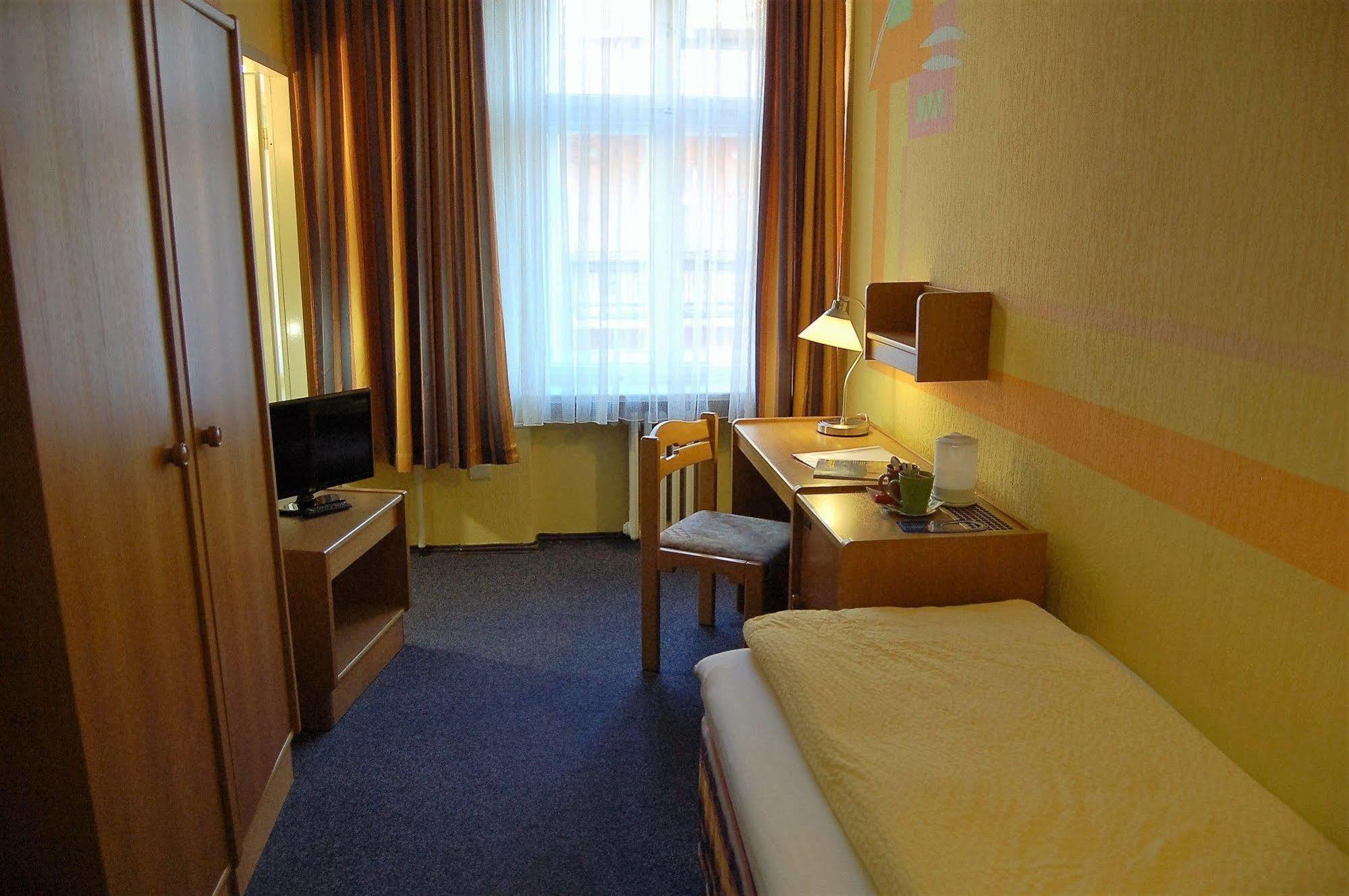 Hotel Graf Pueckler Берлин Екстериор снимка